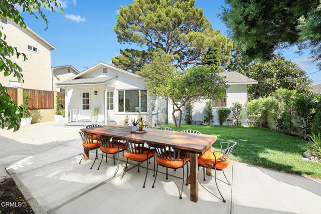 4543 Rockland Place, La Canada Flintridge CA: https://media.crmls.org/mediaz/effbd18a-a78e-4823-ae21-61b859d97e3d.jpg