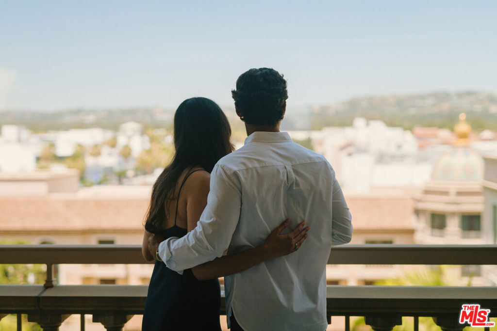 https://media.crmls.org/mediaz/effbd347-2276-4b88-bee3-c7ebe570461c.jpg?preset=X-Large