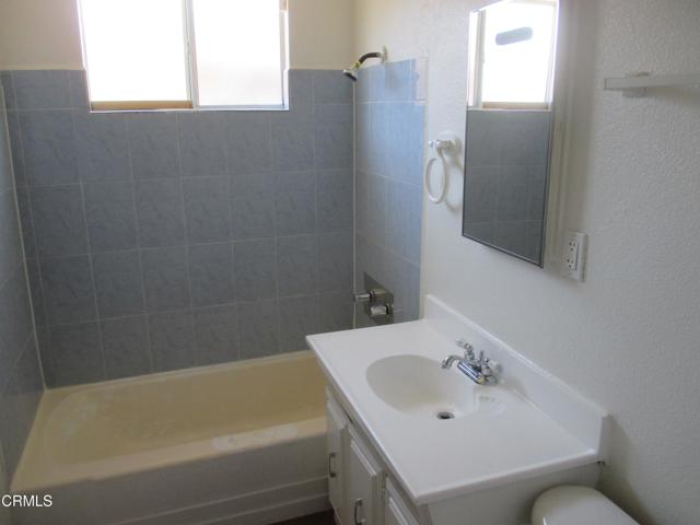 Detail Gallery Image 6 of 15 For 44104 Carolside Ave, Lancaster,  CA 93535 - 5 Beds | 3 Baths