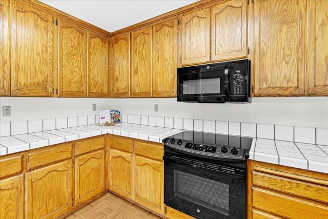 18 Suffield Circle, Salinas CA: https://media.crmls.org/mediaz/effcb45f-3ece-4f9c-81e1-446e99a00120.jpg