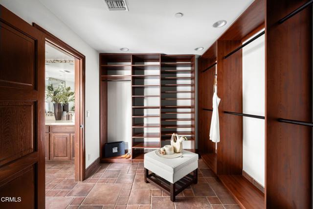 1533 Rancho Avenue, Glendale CA: https://media.crmls.org/mediaz/effcf8c5-19ca-48cd-9f00-b41f3a11341f.jpg