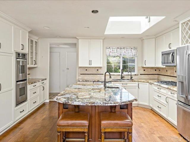 1051 La Reina, San Marcos CA: https://media.crmls.org/mediaz/effd57db-7c37-4a9e-a744-1cfc23fa251d.jpg