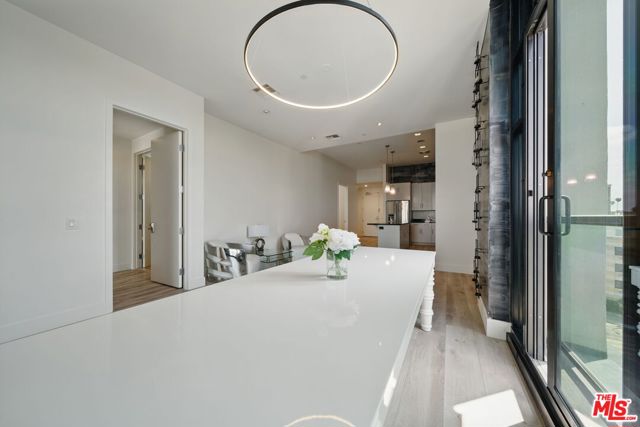 3223 W 6th Street, Los Angeles CA: https://media.crmls.org/mediaz/effd6e63-97fa-425d-9727-2946308d4c39.jpg