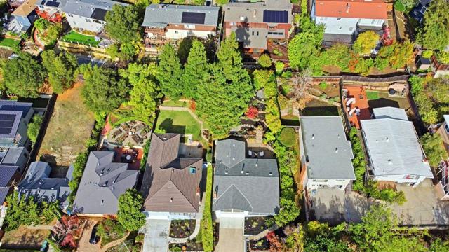 574 Wellington Drive, San Carlos CA: https://media.crmls.org/mediaz/effe0f01-1f8f-4590-8a3a-454d7a911d44.jpg