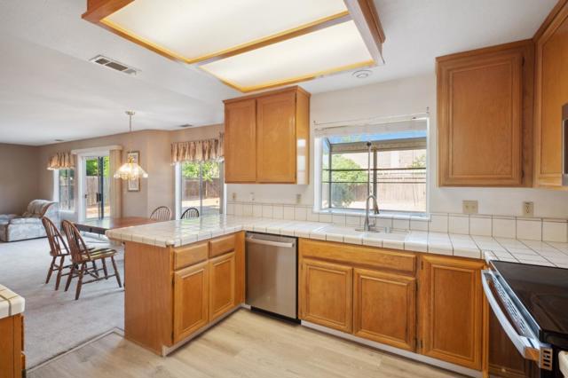 1622 Fir Drive, Los Banos CA: https://media.crmls.org/mediaz/effe4028-769a-4edf-9fea-191f59b1ee7c.jpg