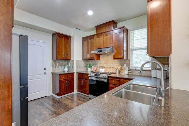 582 Cottage Park Drive, Hayward CA: https://media.crmls.org/mediaz/effe5c9a-170e-46ec-86b8-fd9372a71981.jpg