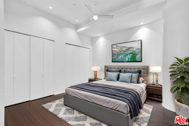 1645 Vine Street, Los Angeles CA: https://media.crmls.org/mediaz/effe5d0d-32a1-489a-8e80-dccb4a1cfef0.jpg