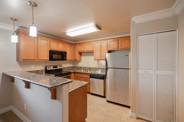 800 N Mollison Ave, El Cajon CA: https://media.crmls.org/mediaz/efff89dc-29ed-41b7-815c-164e92dce209.jpg