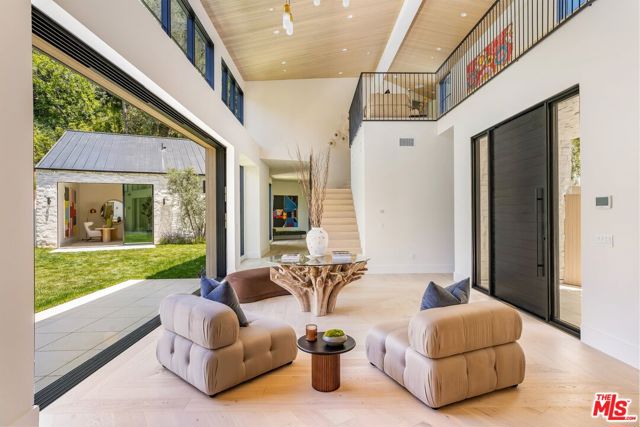 1749 Mandeville Lane, Los Angeles CA: https://media.crmls.org/mediaz/efffb5b9-bbe5-44e1-8117-7bae92cfeb79.jpg