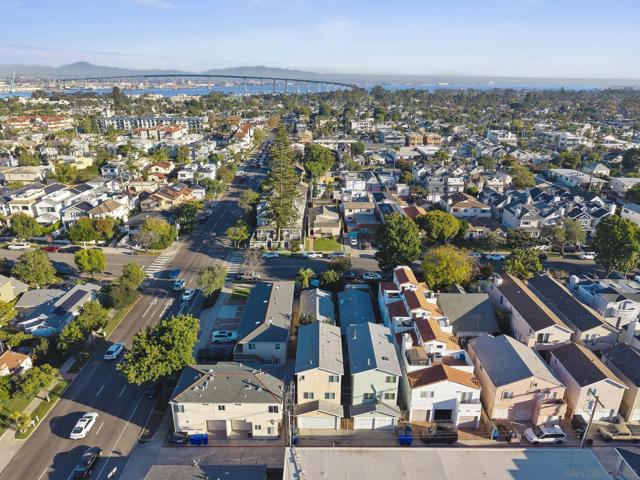406 408 & 408B E Ave, Coronado CA: https://media.crmls.org/mediaz/f0000d1e-7d8c-4309-ab0d-d53b1fe6d6a8.jpg