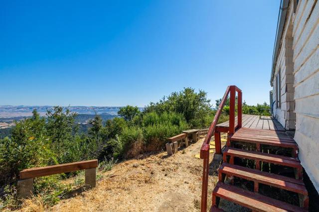 924 Croy Ridge Road, Gilroy CA: https://media.crmls.org/mediaz/f00026b4-dbdb-46c5-8876-251166981eba.jpg