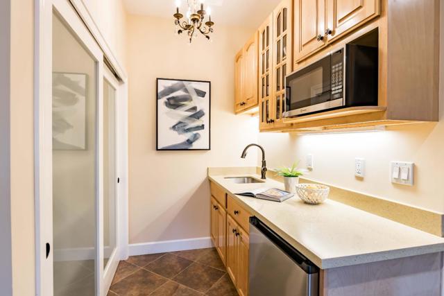 1045 Lassen Drive, Menlo Park CA: https://media.crmls.org/mediaz/f000c6db-7ed7-4754-a023-ca2a98414139.jpg