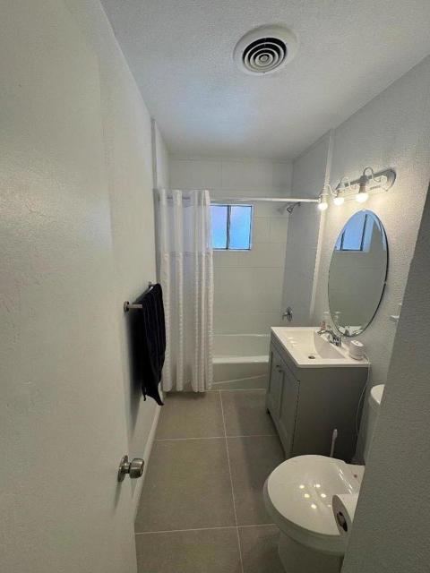 1323 El Serento Drive, Bakersfield CA: https://media.crmls.org/mediaz/f00112dc-9302-4fd6-b093-0b188f9eaf53.jpg