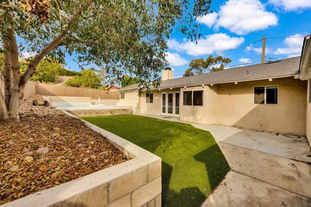 5170 Randlett Dr, La Mesa CA: https://media.crmls.org/mediaz/f001ca04-822b-4f5a-af4f-0a45be8b1da1.jpg