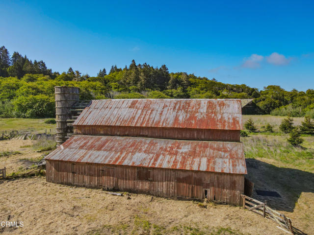 42000 Mountain View Road, Manchester CA: https://media.crmls.org/mediaz/f001d0b3-7300-41a6-b824-5d8c66b74456.jpg