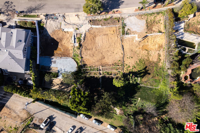 844 Las Lomas Avenue, Pacific Palisades CA: https://media.crmls.org/mediaz/f00348a3-764a-488f-aba8-ca93f3bfeae3.jpg