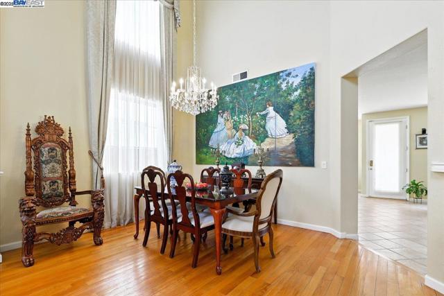 250 BRIDGEWATER RD, Hayward CA: https://media.crmls.org/mediaz/f003969c-49c9-4c22-95bf-6136e7fbf101.jpg