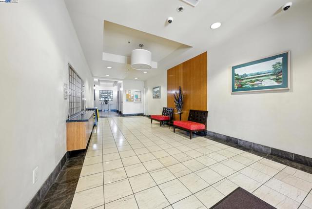 989 Webster, Oakland CA: https://media.crmls.org/mediaz/f003b7c6-911a-4f20-832e-6c08bd4bdf19.jpg