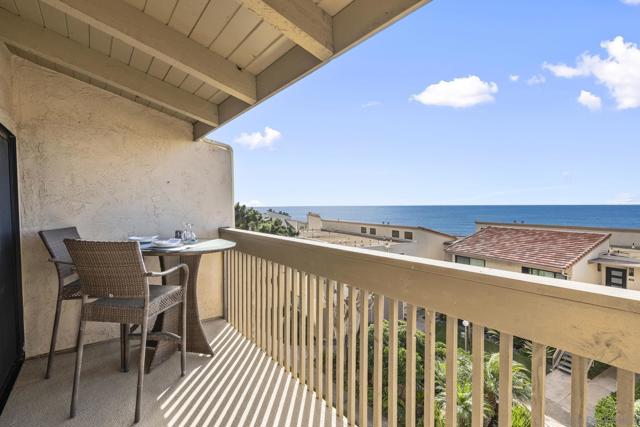 429 S Sierra Ave, Solana Beach CA: https://media.crmls.org/mediaz/f004e318-be53-45b9-b086-9083f21141bf.jpg