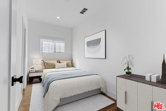 2832 12th Avenue, Los Angeles CA: https://media.crmls.org/mediaz/f0054b04-8166-4d36-891f-c534131f8d12.jpg