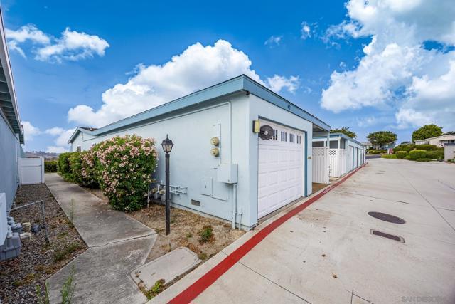 3839 Vista Campana S, Oceanside CA: https://media.crmls.org/mediaz/f005bd49-be93-4143-b4ce-8439deeb26ba.jpg