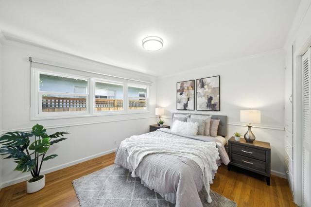 641 10th Avenue, Menlo Park CA: https://media.crmls.org/mediaz/f005f7f2-53a1-41c0-9f65-ee5dd1bca197.jpg