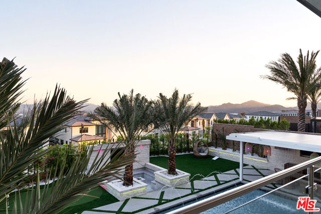 20216 W Albion Way, Porter Ranch CA: https://media.crmls.org/mediaz/f005feac-63d1-4d53-bdbf-3df070238814.jpg