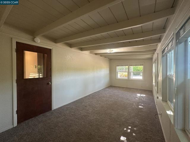 120 Sexton Rd, Sebastopol CA: https://media.crmls.org/mediaz/f0062ddf-229e-4dae-a984-46e16488fad3.jpg