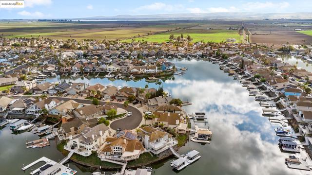 4210 Driftwood Pl, Discovery Bay CA: https://media.crmls.org/mediaz/f0069459-dfa9-4f3a-9586-5e36b3a67f6e.jpg