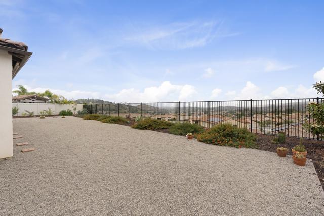 1409 Apex Place, Escondido CA: https://media.crmls.org/mediaz/f006a33d-1587-4120-b0fb-638ca712db70.jpg