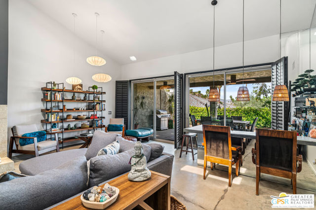 120 E Perlita Circle, Palm Springs, CA 92264