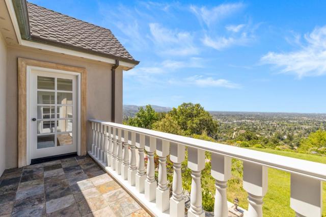16541 Cypress Way, Los Gatos CA: https://media.crmls.org/mediaz/f0082f35-3d1e-46b7-9c92-d330bc103db8.jpg