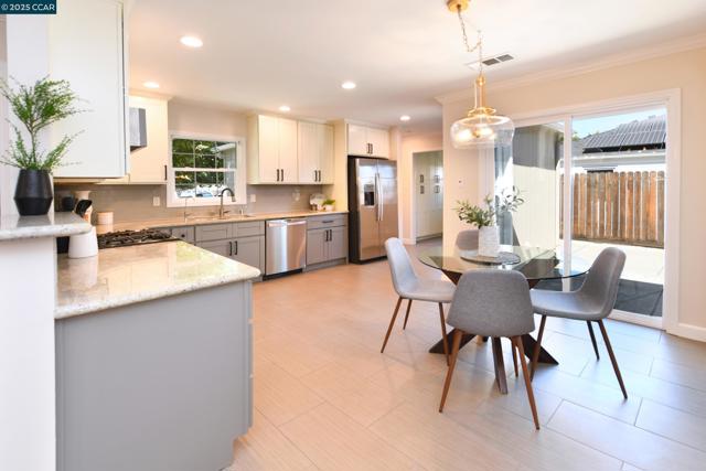 1818 Granada Dr, Concord CA: https://media.crmls.org/mediaz/f0084cf6-0aa5-4f07-8580-838e1d78dbc5.jpg