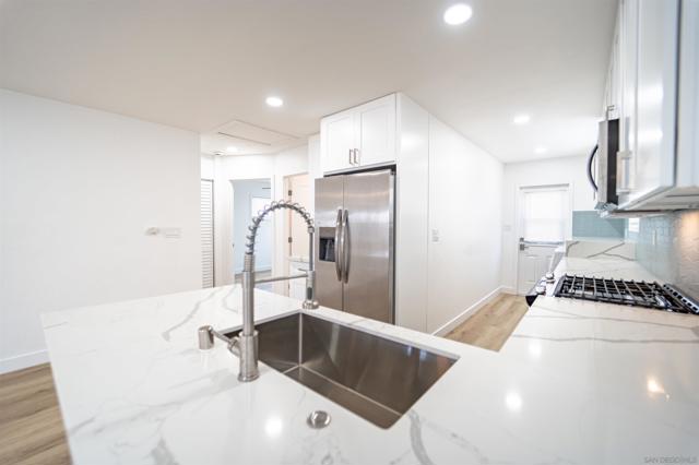 2073 79 Reed Ave, San Diego CA: https://media.crmls.org/mediaz/f008a079-3e7b-49c0-8bfc-1fd9be94249c.jpg