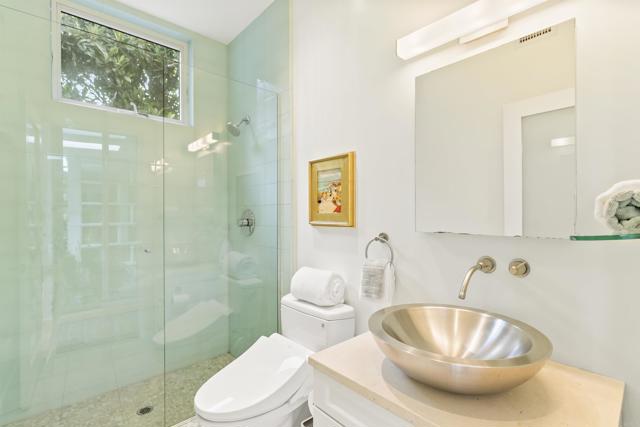 Detail Gallery Image 39 of 58 For 6028 Beaumont Ave, La Jolla,  CA 92037 - 5 Beds | 4 Baths