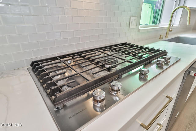 168 E Gainsborough Road, Thousand Oaks CA: https://media.crmls.org/mediaz/f00996ae-4e88-4c8b-aa99-755929765fc8.jpg