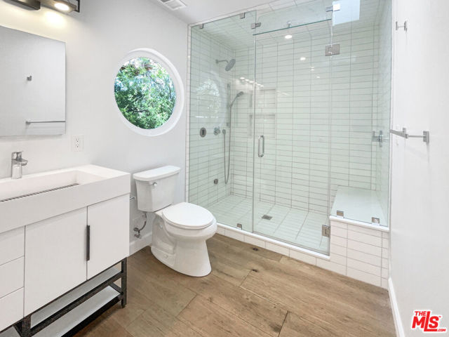 2252 Verde Oak Drive, Los Angeles CA: https://media.crmls.org/mediaz/f009d192-1156-4a17-b383-8d9a3affb962.jpg