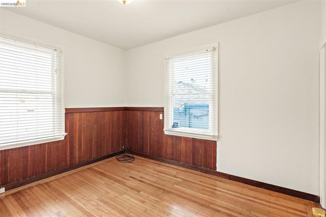 1718 Bancroft Way, Berkeley CA: https://media.crmls.org/mediaz/f009daf0-a173-4de3-92b7-9991371d32e2.jpg