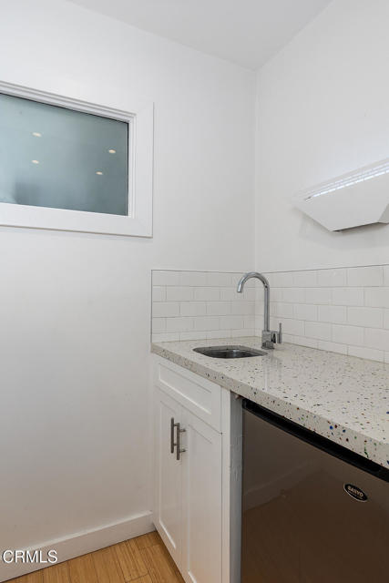 782 S Arroyo Boulevard, Pasadena CA: https://media.crmls.org/mediaz/f00a1012-abeb-4c91-9887-cbab6c10c54d.jpg