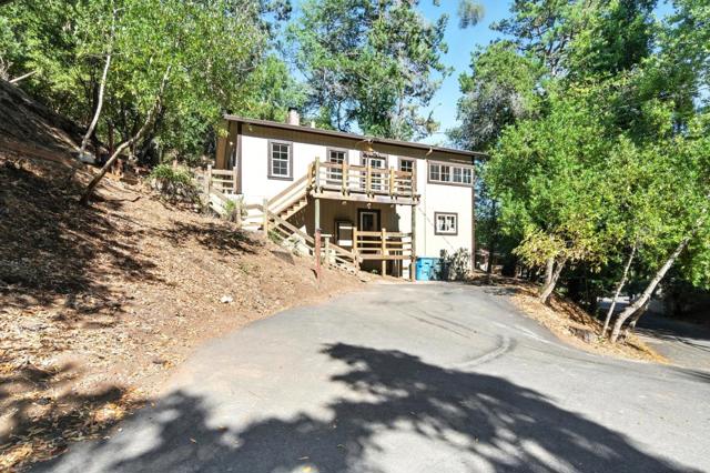 27586 Moody Road, Los Altos Hills CA: https://media.crmls.org/mediaz/f00a2b9e-c72c-4870-a3db-d73f4f18ab5d.jpg