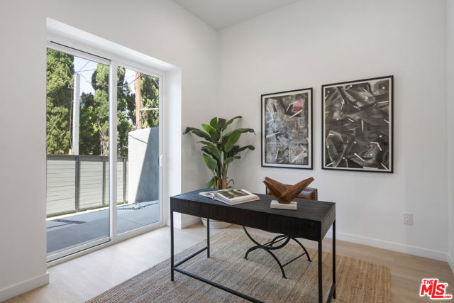 1046 Oban Drive, Los Angeles CA: https://media.crmls.org/mediaz/f00b385b-8f10-4d5d-9061-cefbc5273334.jpg