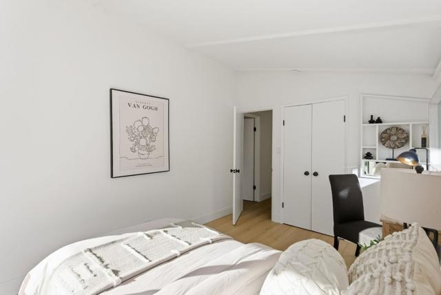 278 Monroe Drive, Mountain View CA: https://media.crmls.org/mediaz/f00c1c1c-702d-4388-8106-3100022dd4cf.jpg