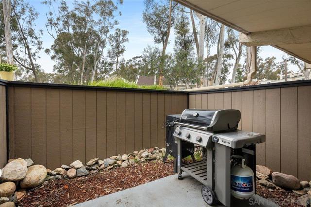 10212 Caminito Pitaya, San Diego CA: https://media.crmls.org/mediaz/f00cb3e8-1b21-4ead-962f-74a5ab56e659.jpg