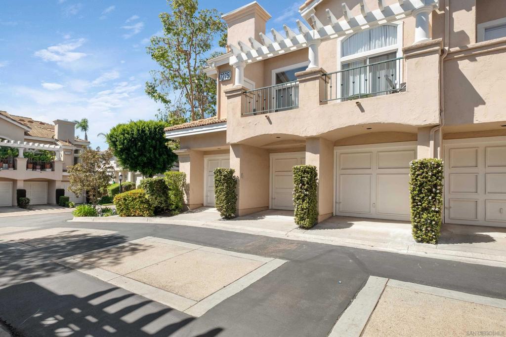 7275 Calabria Court - photo 8