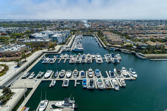 1542 Windshore Way, Oxnard CA: https://media.crmls.org/mediaz/f00eedd8-40e2-4a7b-944c-601fa9ceea89.jpg