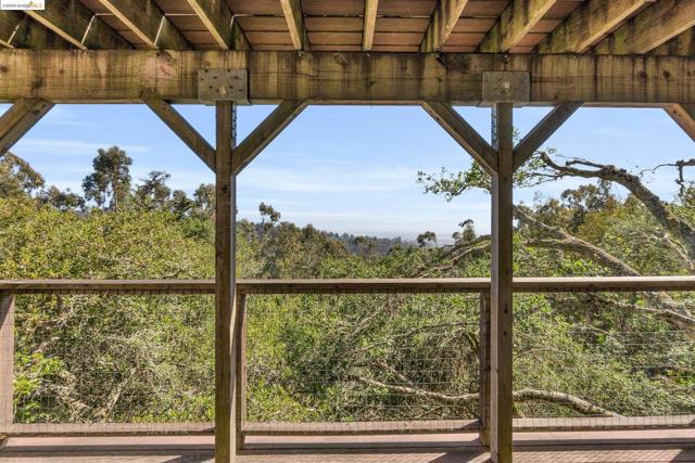 2001 Manzanita Dr, Oakland CA: https://media.crmls.org/mediaz/f00fa0b2-6129-4ff6-9e8b-d9245c8ce27b.jpg