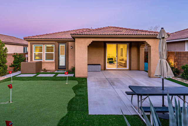 35425 Domani Drive, Palm Desert CA: https://media.crmls.org/mediaz/f00fb337-05b8-47a0-bc41-ab3d362e284e.jpg