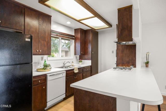 2247 Camilar Drive, Camarillo CA: https://media.crmls.org/mediaz/f00fb393-3d9d-4789-b5a9-4df1ef9c885e.jpg
