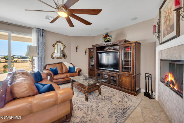 7142 W Avenue A4, Lancaster CA: https://media.crmls.org/mediaz/f00fb405-440c-4082-ae97-98e8b6416ce3.jpg