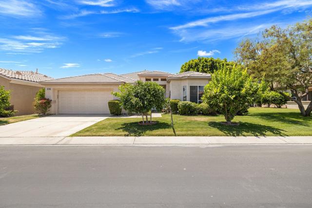 80149 Royal Birkdale Drive, Indio CA: https://media.crmls.org/mediaz/f00ffb2f-fda3-4b23-b2eb-9842f5a7478b.jpg
